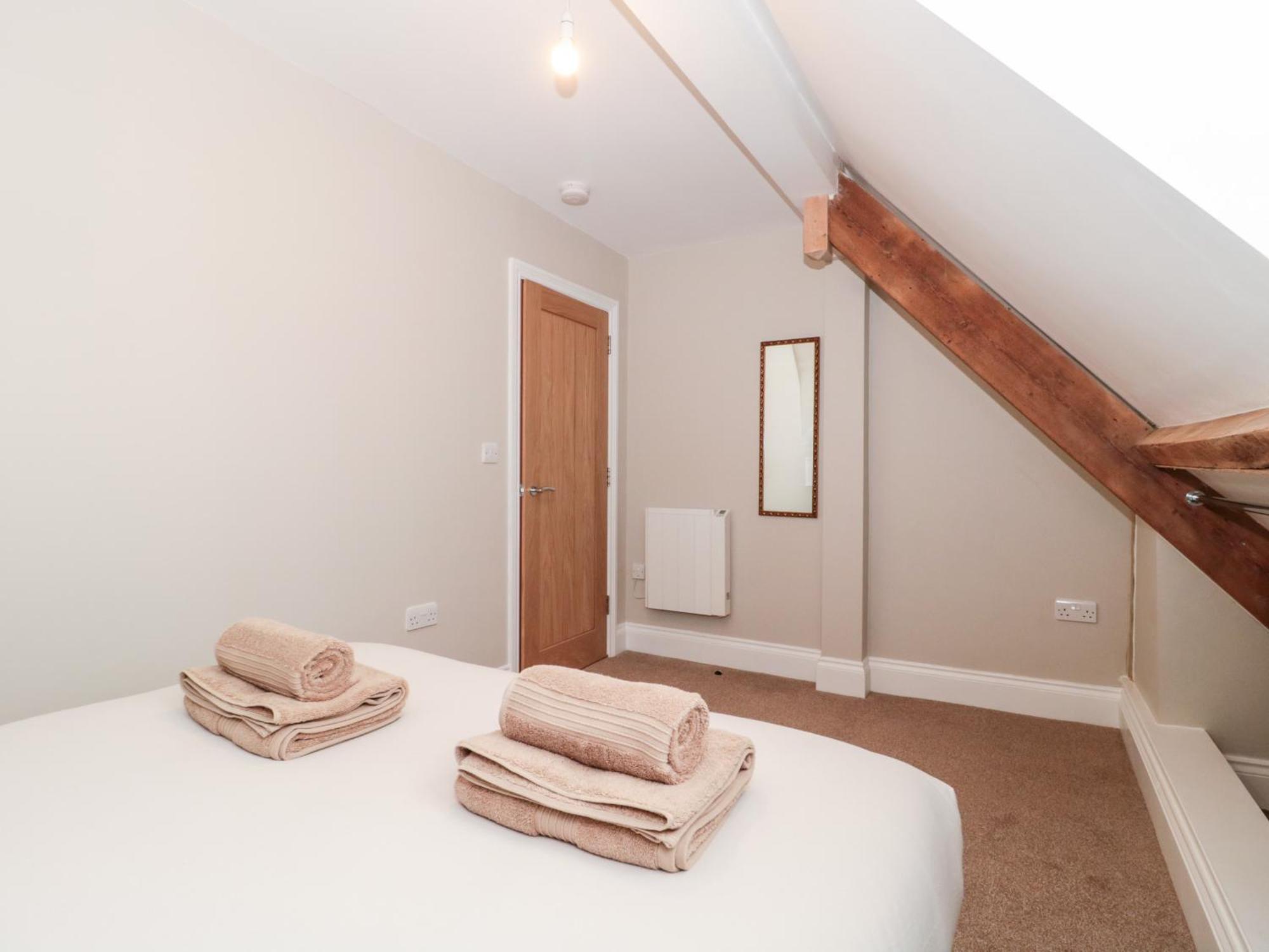 Purbeck Hotel Apartments - Flat 6 Суонидж Экстерьер фото