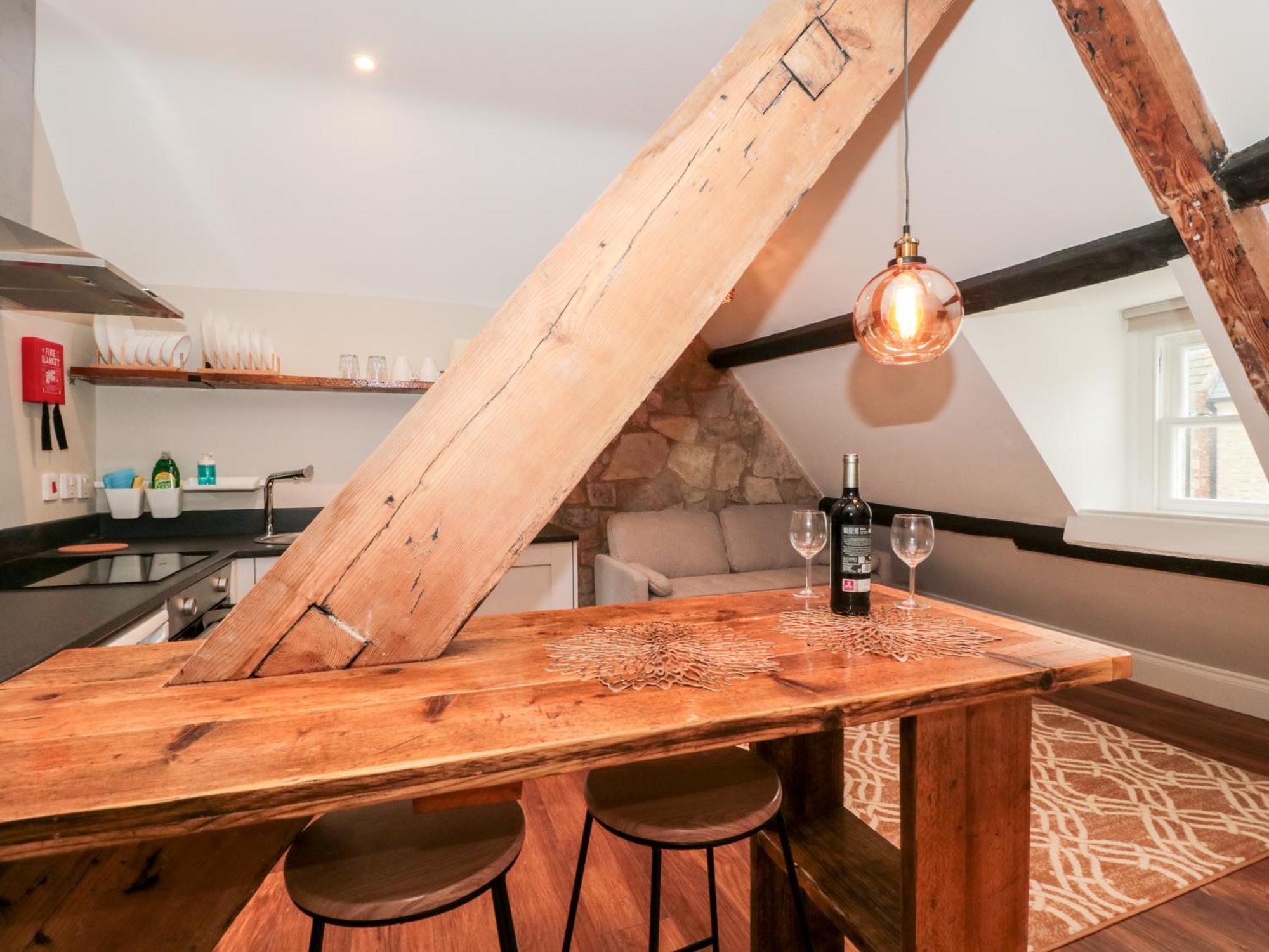 Purbeck Hotel Apartments - Flat 6 Суонидж Экстерьер фото